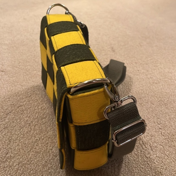 Italian Crossbody Woven Wool Two-Tone Bag - Picture 7 of 7